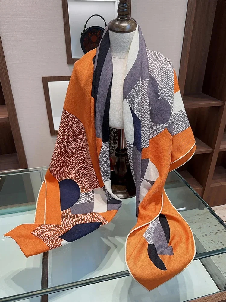 Luxury high-end scarves for women\'s autumn and winter silk and wool, large square scarves for warmth and shawl dual-purpose