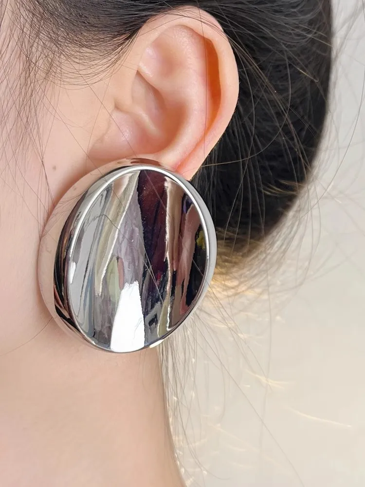 Exaggerated Large Size Geometric Round Hollow Ear Clip Earrings for Women Girls Retro Unique Design Heavy Metal Jewelry Gifts
