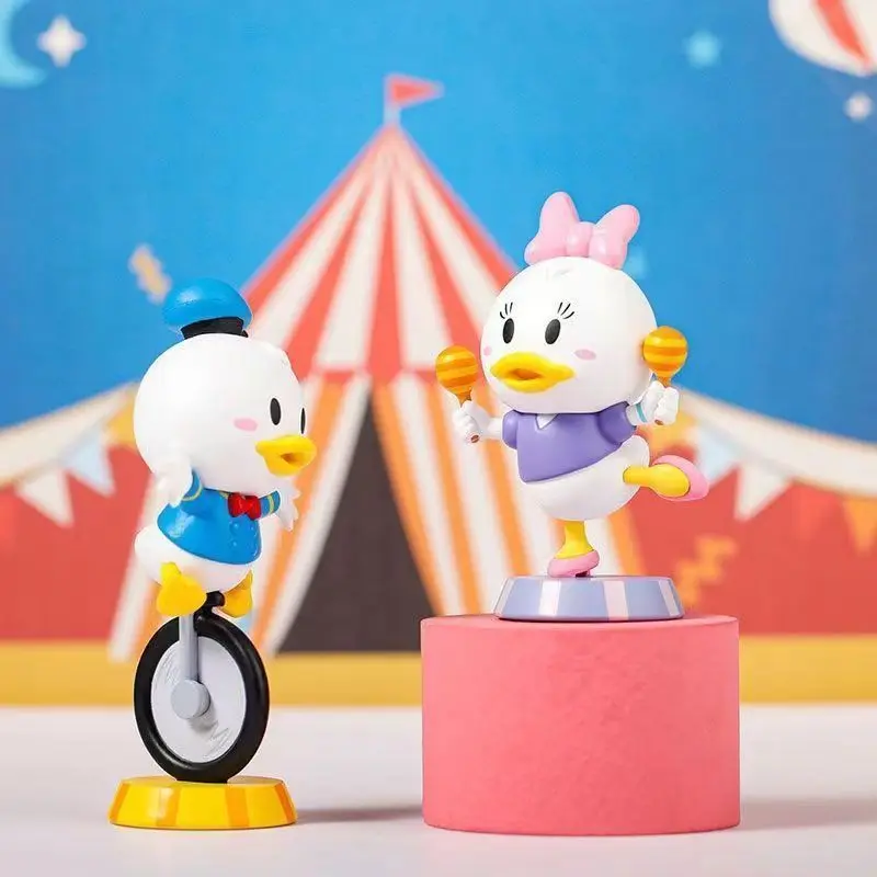 Disney Mickey Seri Sirkus Keluarga Mainan Figur Kartun Kotak Buta Kejutan Trendi Boneka Kawaii Lucu Ornamen Desktop Kotak Misterius