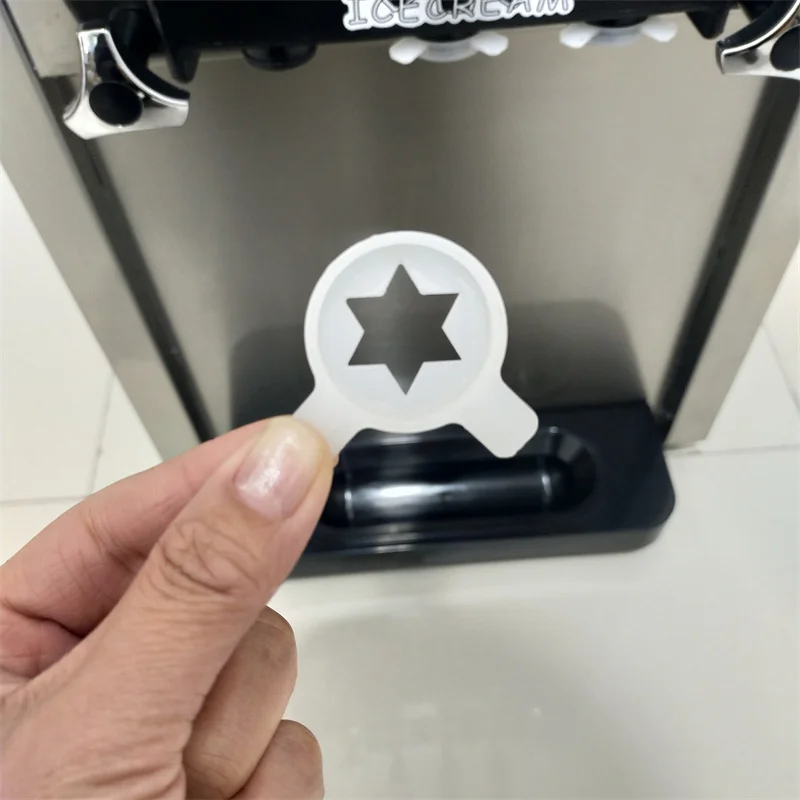 ماكينة صنع الآيس كريم الناعمة ذات 3 نكهات منزلية أوتوماتيكية بالكامل