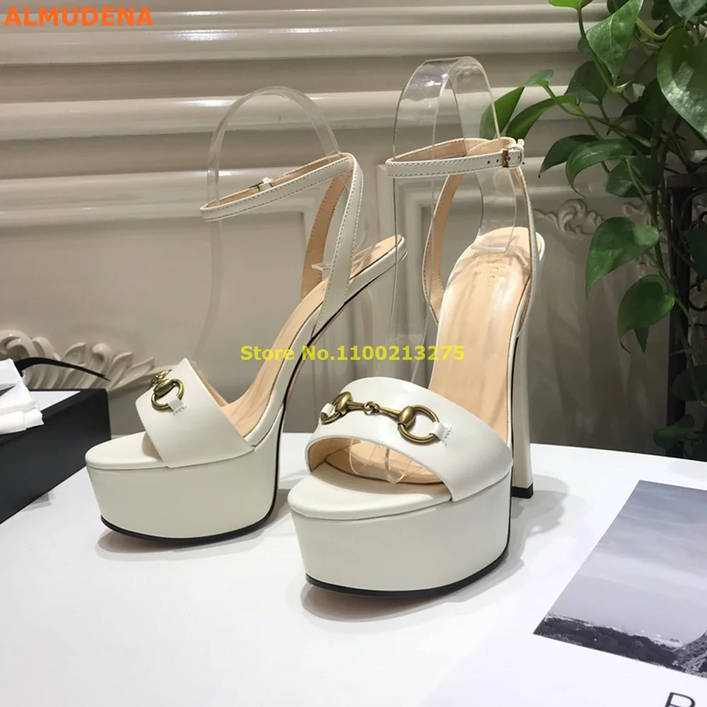 Sandali con fibbia Peep Toe Platform tacco grosso fibbia alla caviglia in pelle verniciata solida sandali estivi da donna scarpe con tacco alto