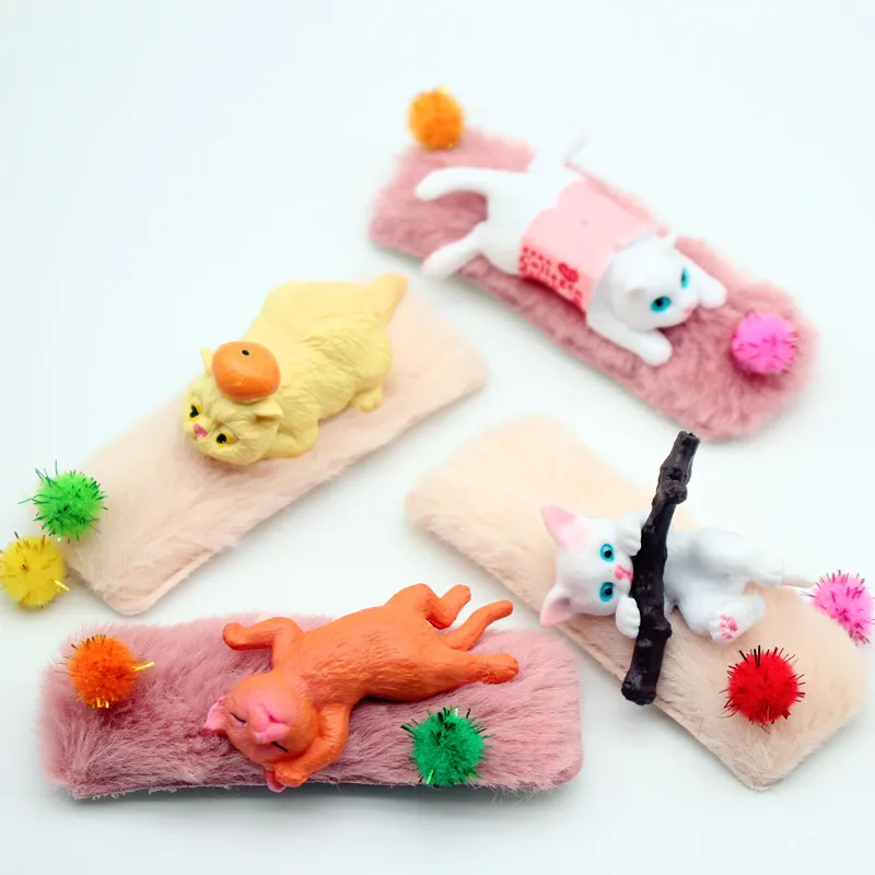 

3picecs 1:12 Scale Dollhouse Miniature Pet Cat Set Realistic Cat & Plush Ball Mat Animal Model Natural Scene Decor