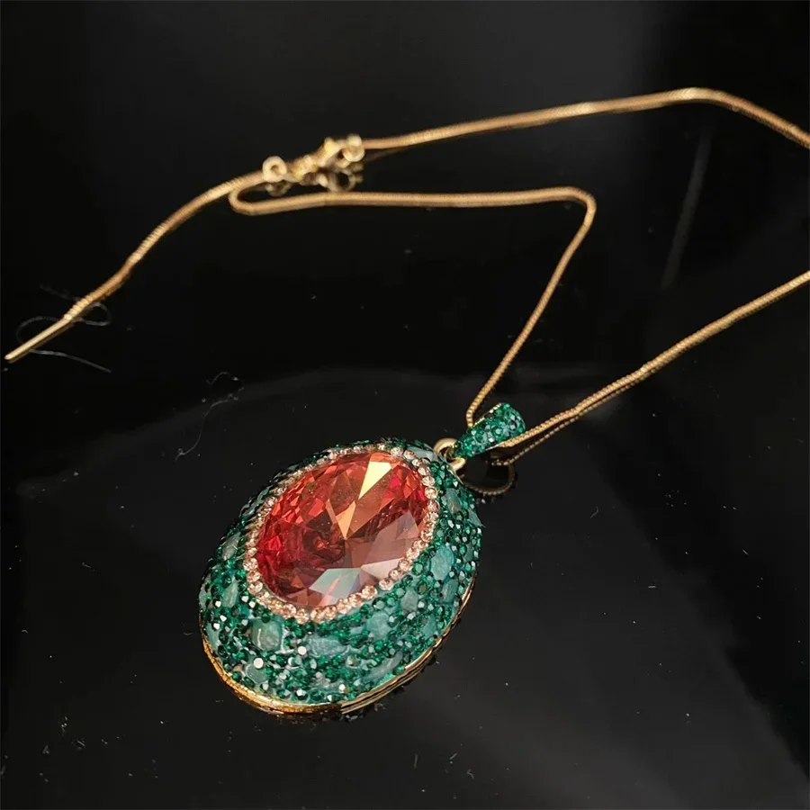 Green Rhinestone Sudan Stone Pendant Necklace Snake Chain Zultanite Crystal Color-changing Charm for Women's Party Accessories