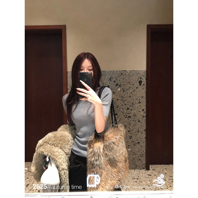 

Fluffy Plush Tote Women Bag New Winter Soft Warm Faux Fur Bags for Women Handbags Large Capacity Shoulder Bag New Shopper Purses