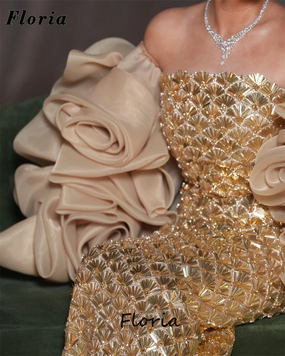 

Blingbling Gold Beaded Celebrity Dresses With Ruffles Shoulder Arabic Crystals Evening Wear Gowns Wedding Party Dress Customized