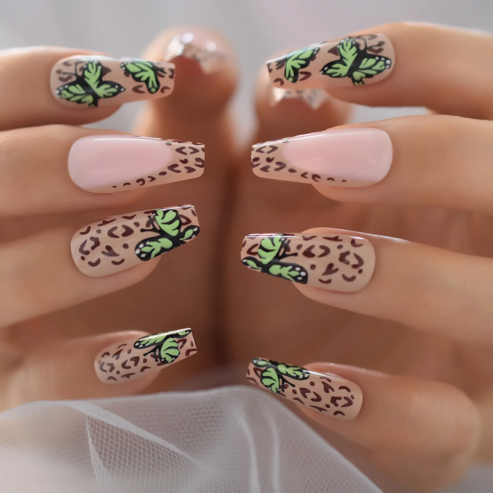 Doodskist Vlinderpers op nagels met ontwerp in lange lengte Ballerina Kunstnagels Set Europese en Amerikaanse Nail Art Tips Acryl