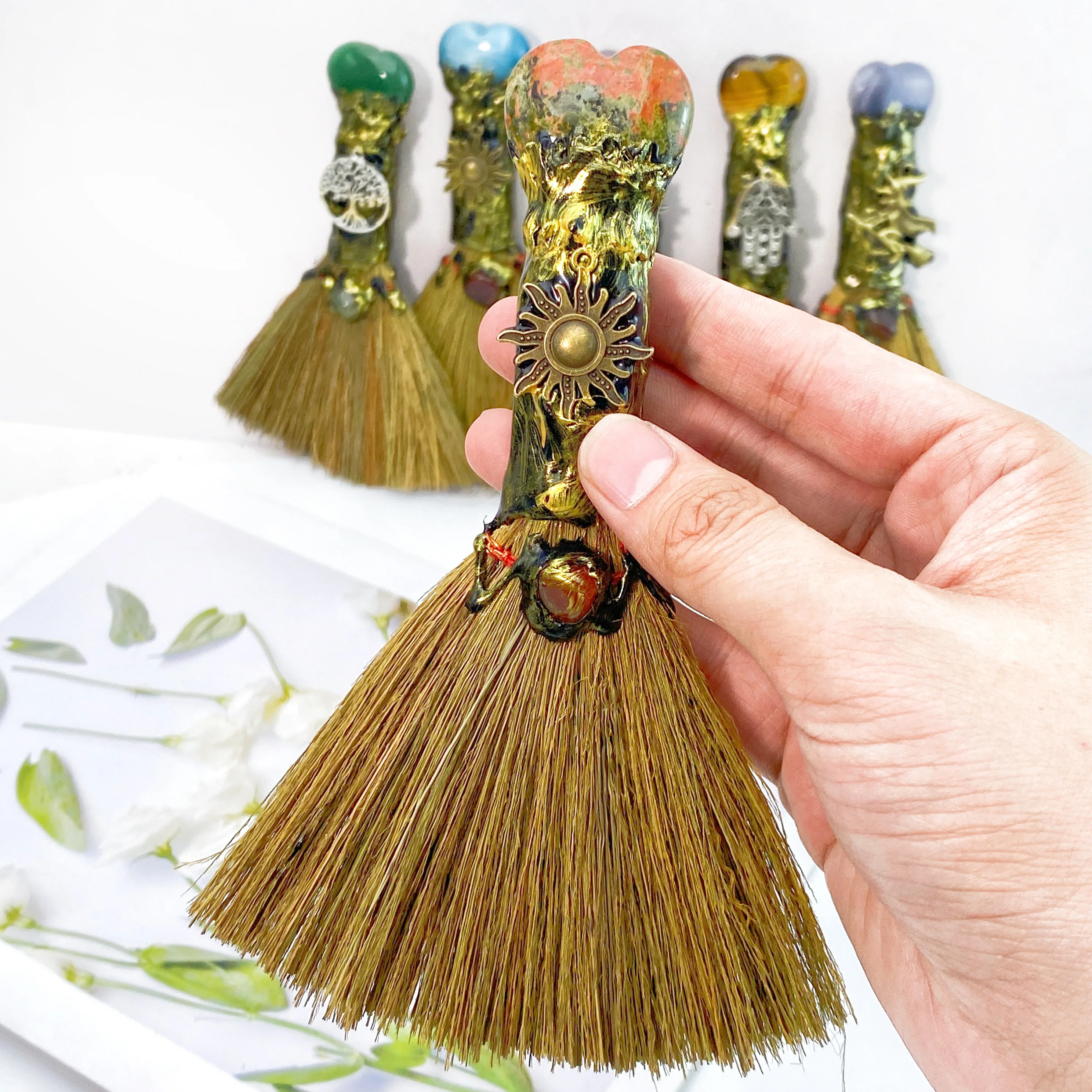 1PC Natural Crystal Heart Shaped Magic Broom Quartz Witch Broom Reiki Gemstone For Cleansing Healing Fengshui