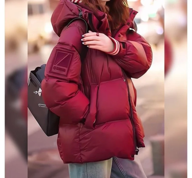 Rote, mit Baumwolle gepolsterte Damen-Winterjacke 2025, neue modische Brotjacke
