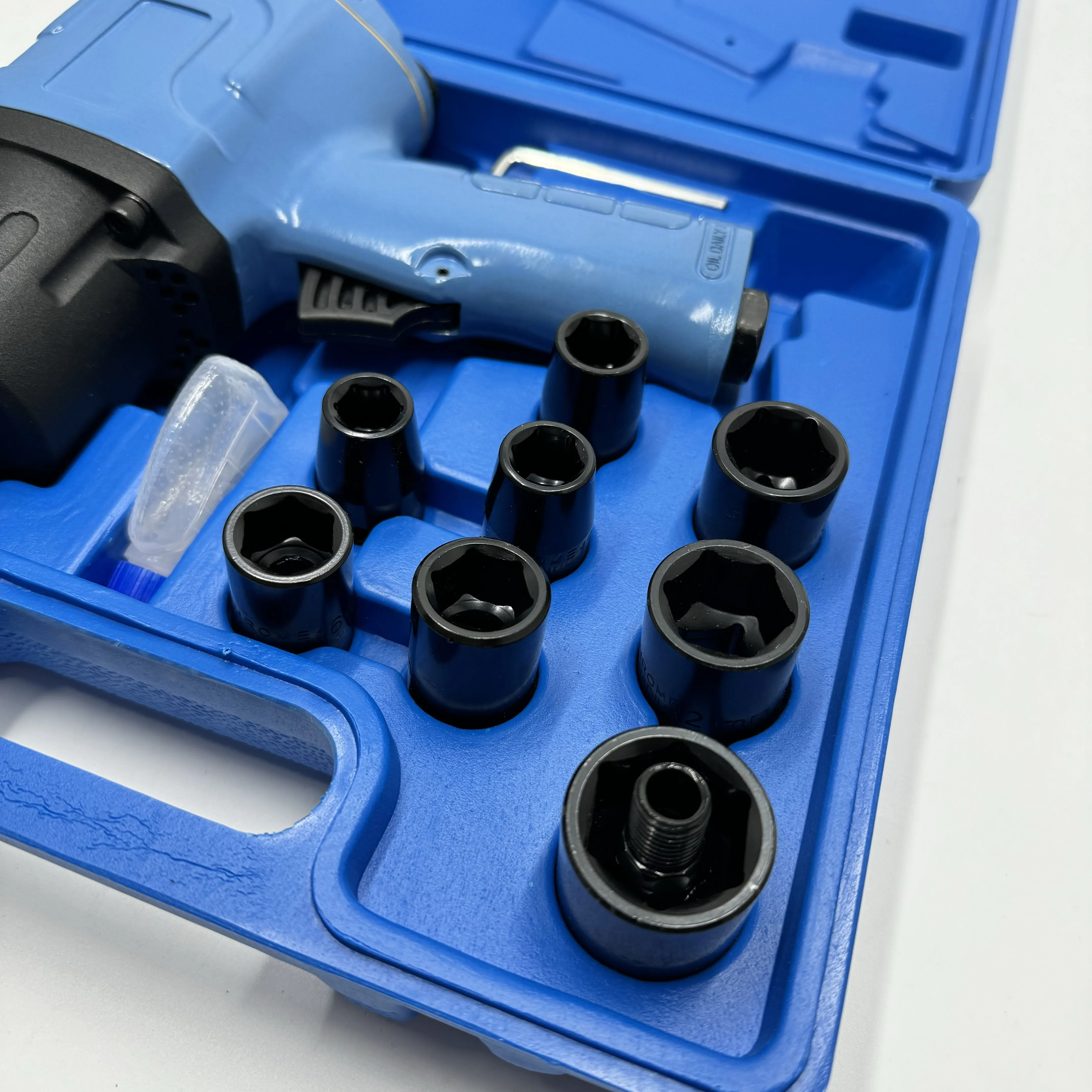 

Industrial 1/2 Inch Air Impact Wrench 8-Socket Kits 1250Nm Car Repair Pneumatic Tools Set