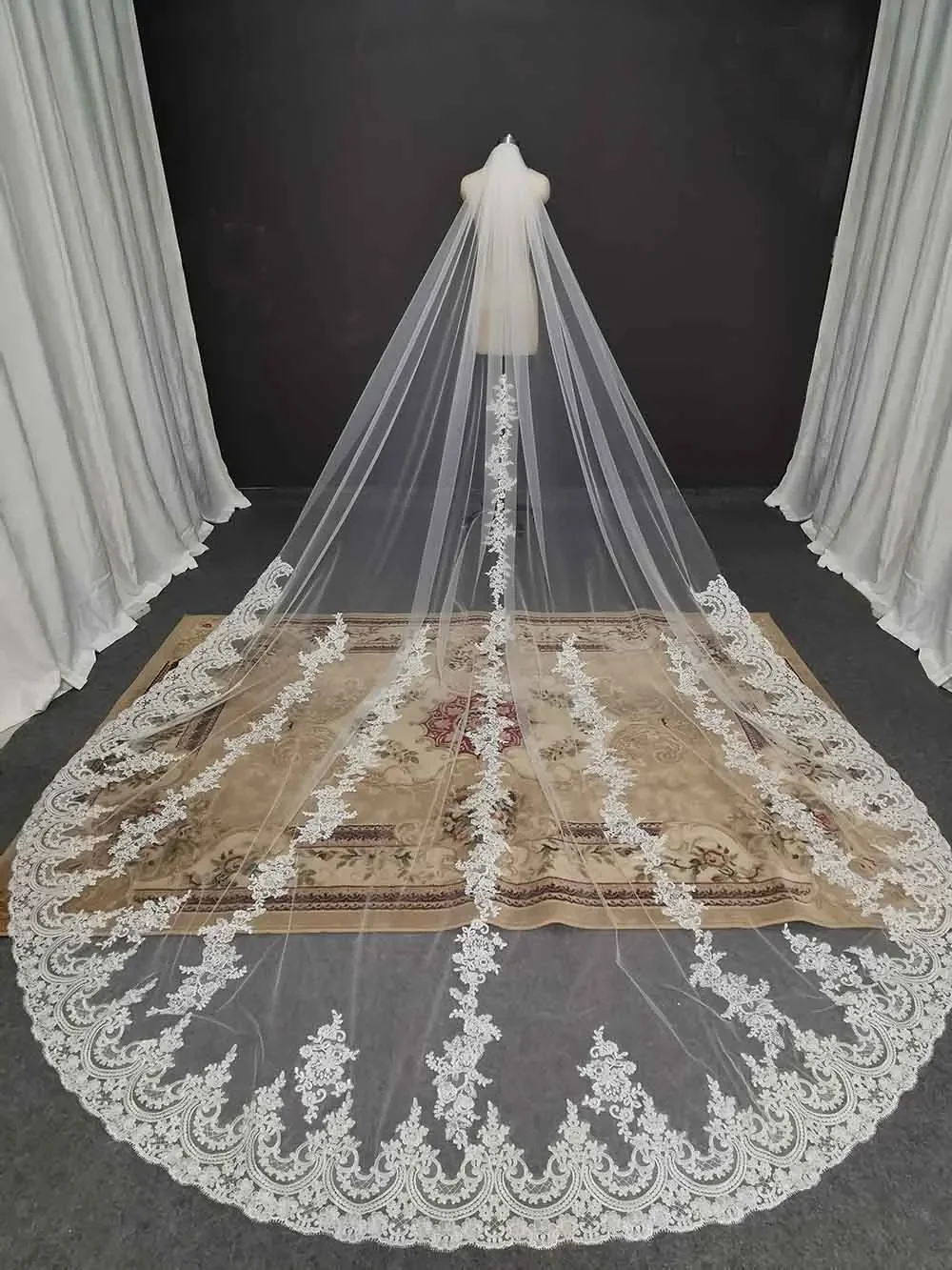 

Customized Long Lace Wedding Veil with Comb Single Tier White/Ivory Bridal Veil 3.5 Meters Long Head Veil Velo De Novias