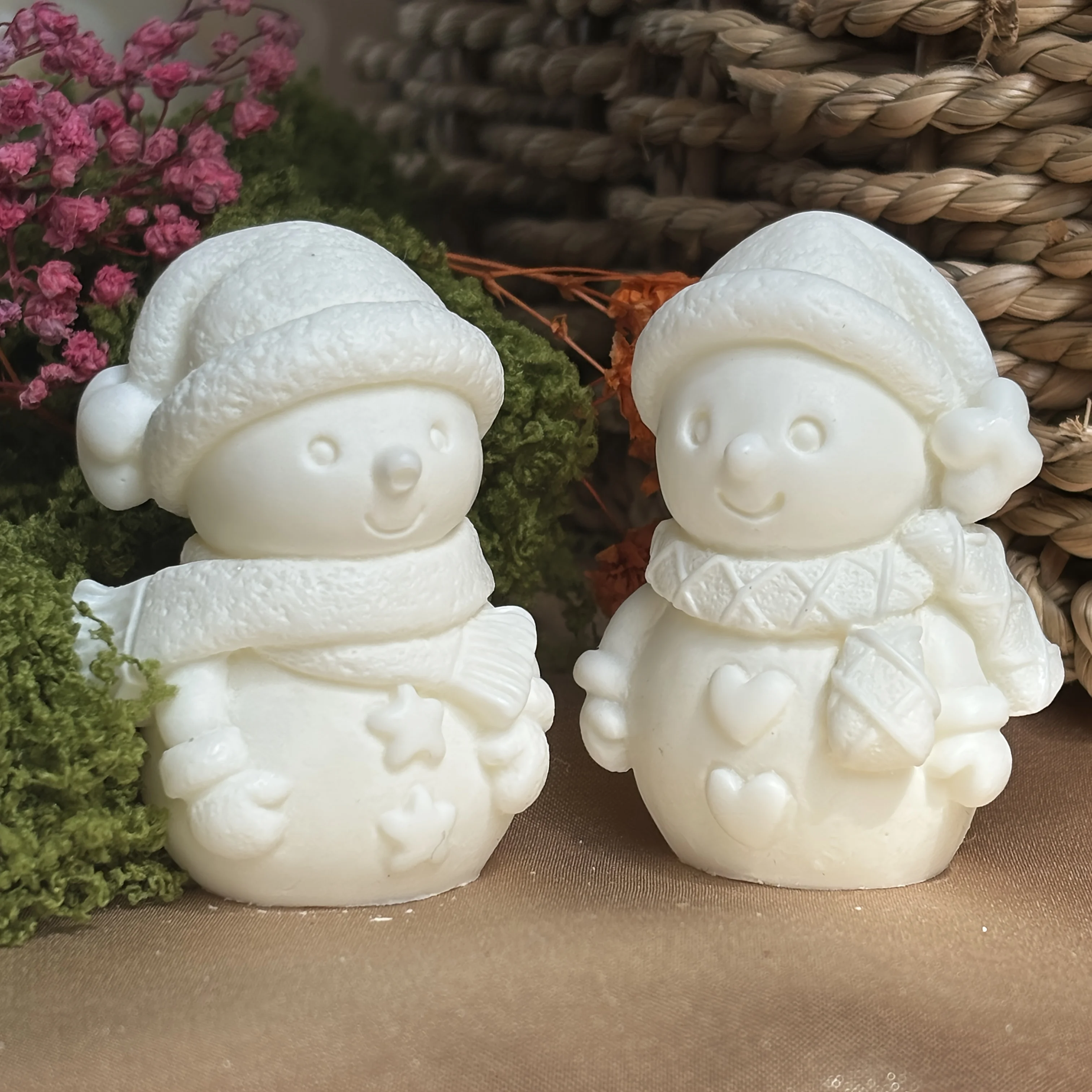 3D Snowman Silicone Resin Mold with Heart-Shaped Cutout and Expressive Eyes,Soap, and Plaster; Christmas Decorations, Scented