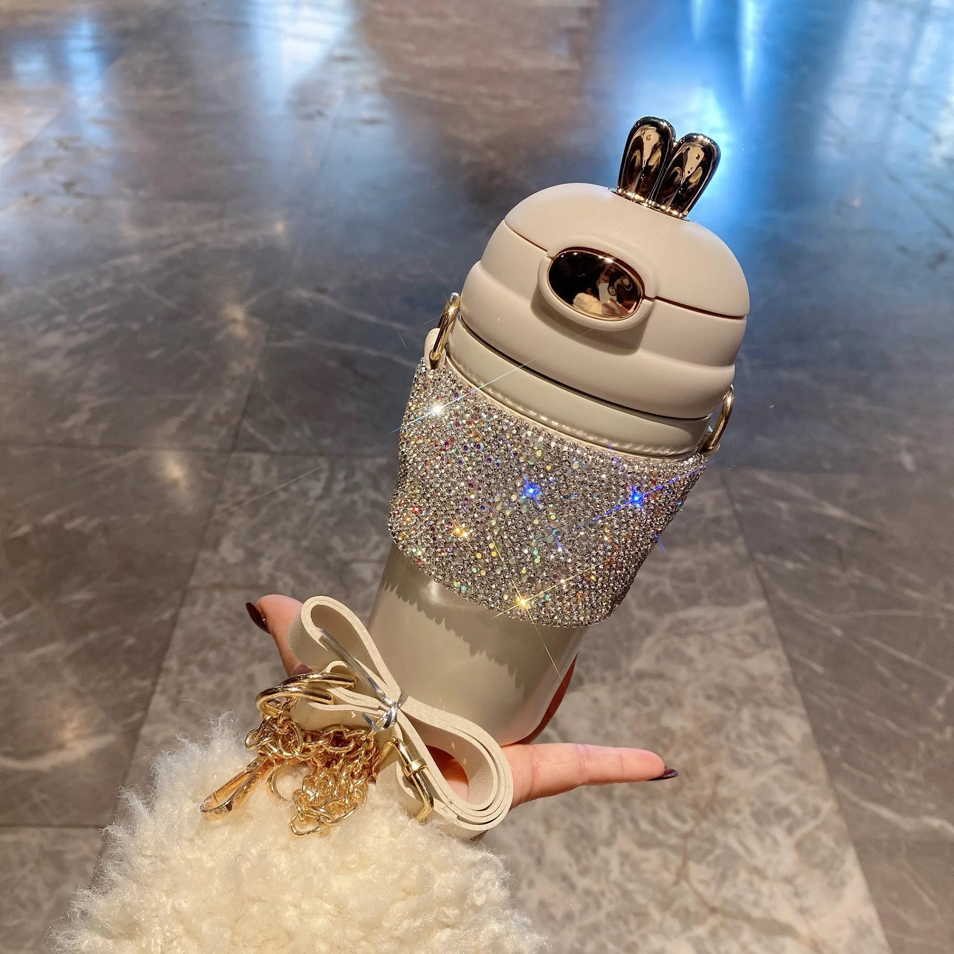 

Diamond-encrusted Internet celebritysuspender stainless steel insulated water cup straw diagonal span strap with high appearance