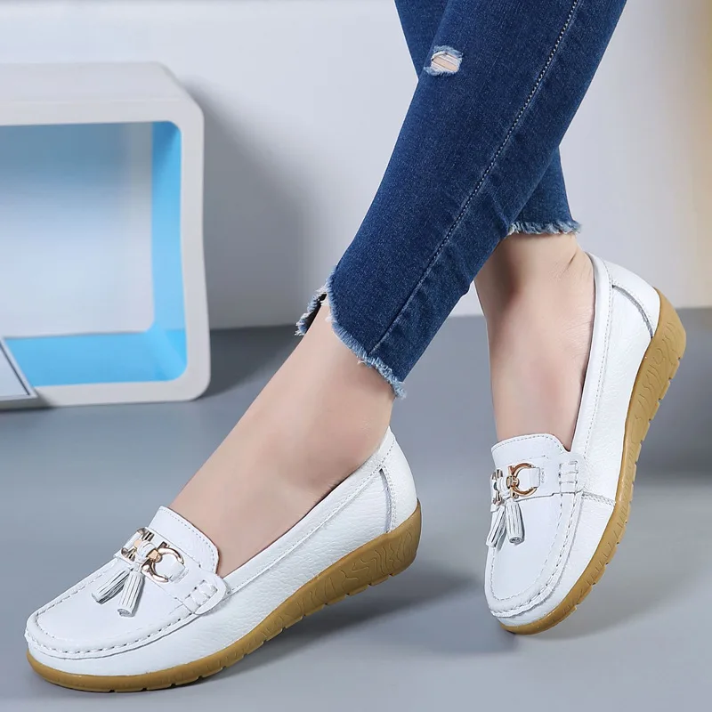Summer Women Wedge Hollow-Out Bean Shoes Adult Breathable Soft-Soled Loafers Lady Slip-On Shallow Nurses Shoes Everyday Casual