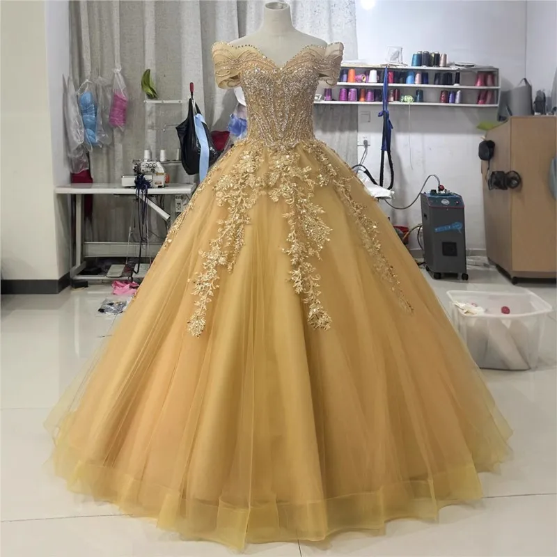 

Heavy industry lace performance one-shoulder puffy dress