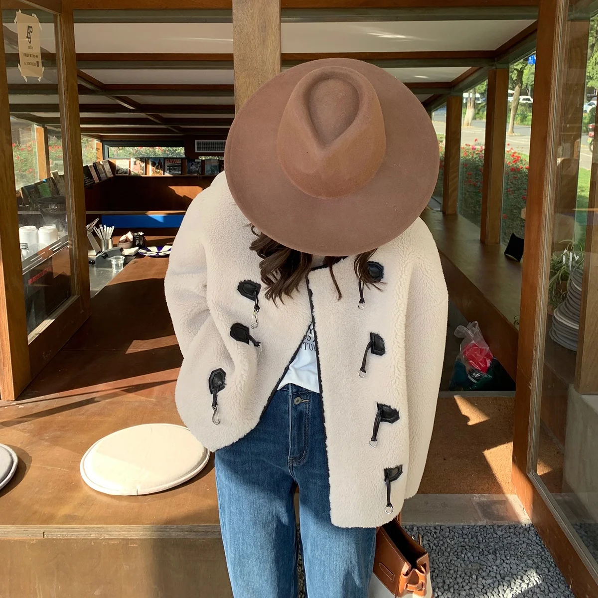 

Осенне-зимнее пальто с мехом ягненка в стиле ретро, женская экологически чистая кожаная одежда, куртка на пуговицах с v-образным вырезом, длинное све, чистый цвет