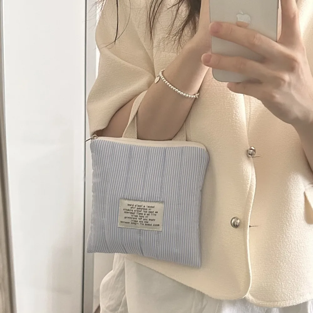 

Fashionable Striped Handheld Mobile Phone Bag Small Handheld Style Key Sanitary Pad Pouch Cotton Sanitary Napkin Handbag Women