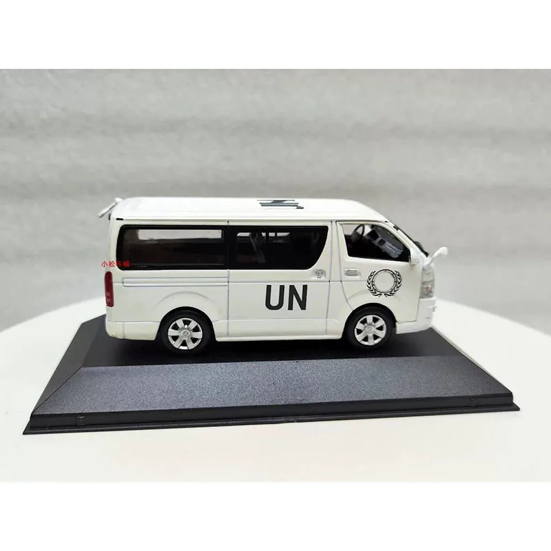 Diecast 1/43 Scale HIACE UN Van Alloy Car Model Static Collection Decorated Holiday Gifts Toys