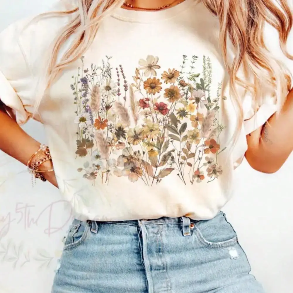 Pressed Flowers Tshirt Vintage Fall Floral Tee Retro Fall Tshirt Autumn Nature Aesthetic Shirt Pumpkin Season Graphic Tee Botanical Shirt T-Shirt