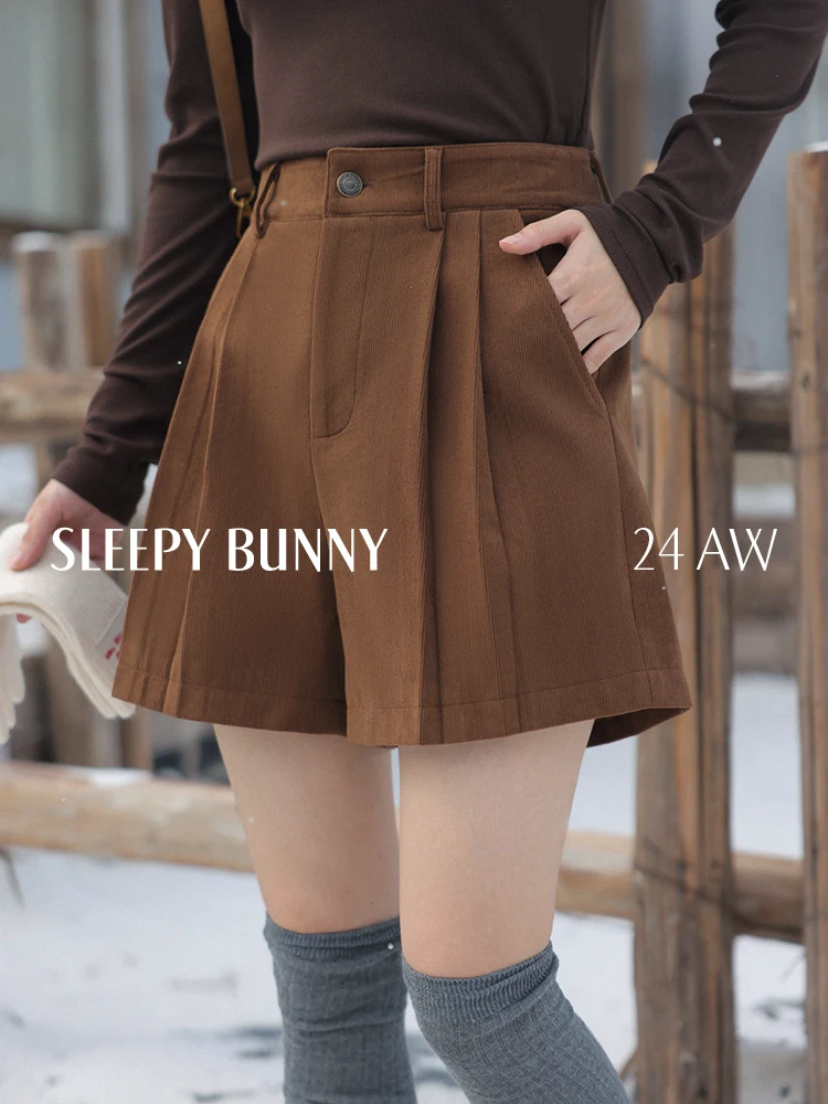 

Corduroy High Waist Wide Leg Shorts – Vintage Maillard Tones, Loose Fit Fall Casual Shorts with Pleats and Hip-Covering Design