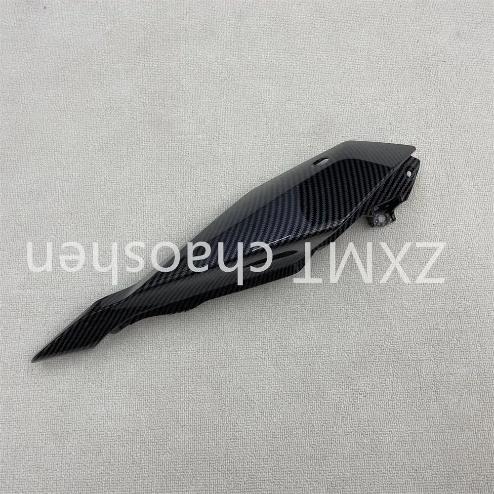 The ABS fairing motorcycles are suitable for CBR650R rear side panels with carbon fiber paint for 2024 and 2025