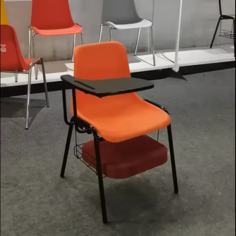 卸売価格の良質スタッキングスクール家具プラスチック学習学生トレーニングスタディチェア（ライティングタブレット付き）