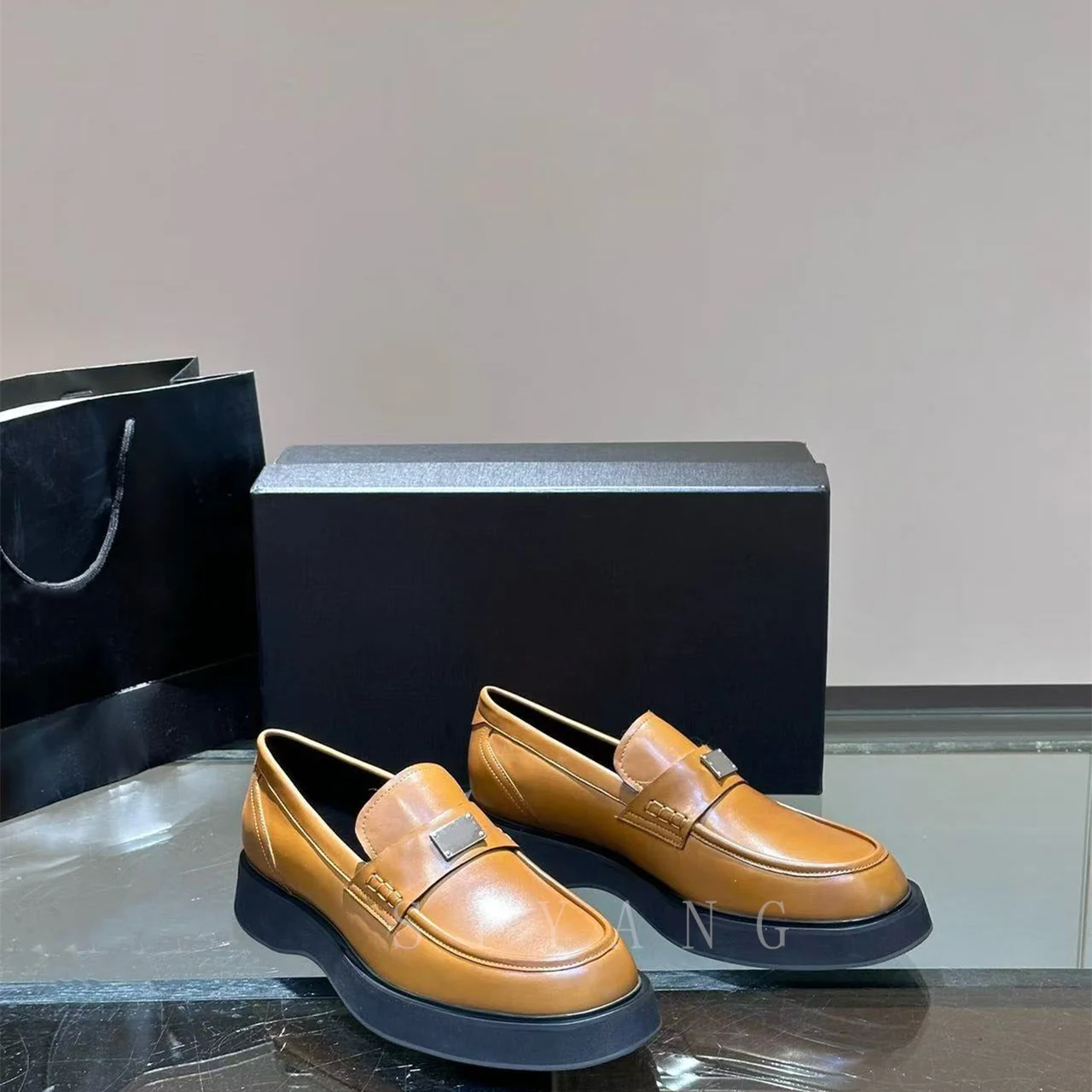 Chaussures formelles haut de gamme pour hommes, chaussures en cuir pur, semelle optique métallique rehaussée de style nordique, vêtements de carrière 03/banquet