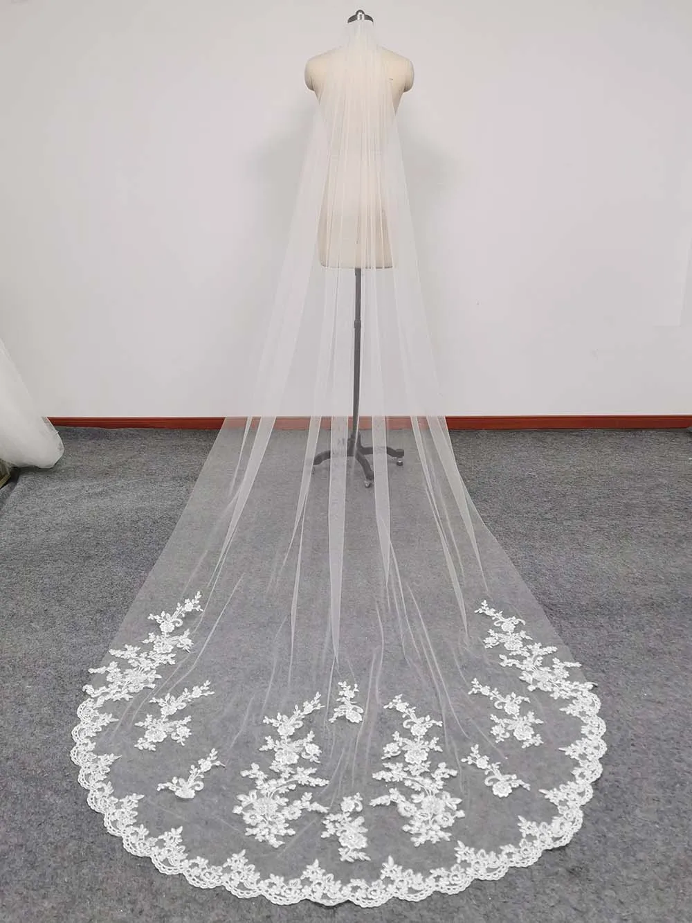 รูปภาพจริงยาว3เมตรลูกไม้ผ้าคลุมหน้าเจ้าสาว1ชั้น Wedding Veil กับหวีสีขาว Ivory Veil สำหรับเจ้าสาว Voile mariage Headpieces