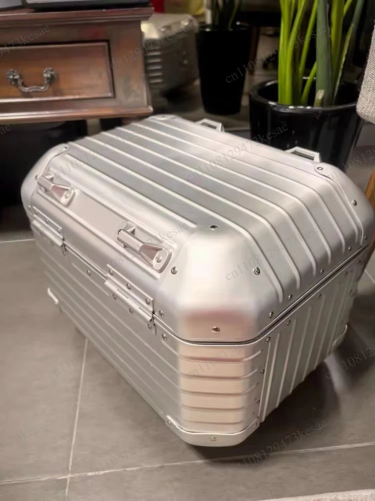 for Baohehui aluminum-magnesium alloy tail box, handmade light luxury retro vespa300 calf No. 9, trunk