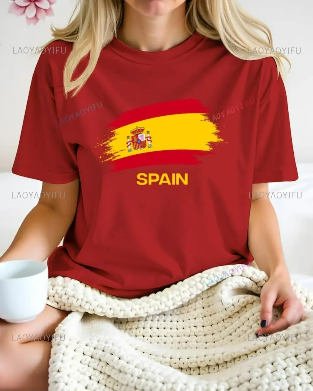 Bawełniana koszulka z nadrukiem flagi Hiszpanii Piłka nożna Dziecko Patriotyczny motyw Trend Kreatywny styl uszkodzeń Ręcznie rysowany styl artystyczny