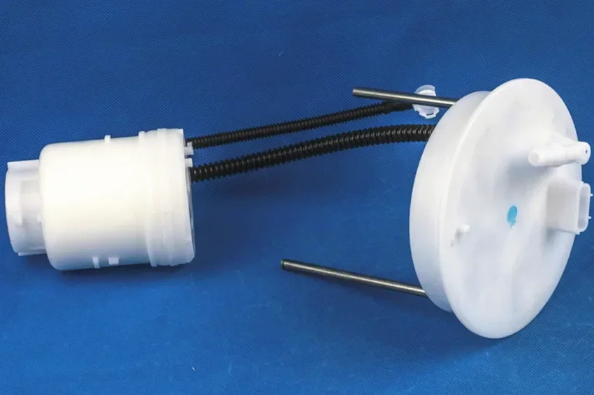 Wlot filtra paliwa WAJ PE01-13-ZE1, PE11-13-ZE0 Pasuje do Mazda 3 (BM), 6 (GJ, GH), CX-5 (KE, GH)