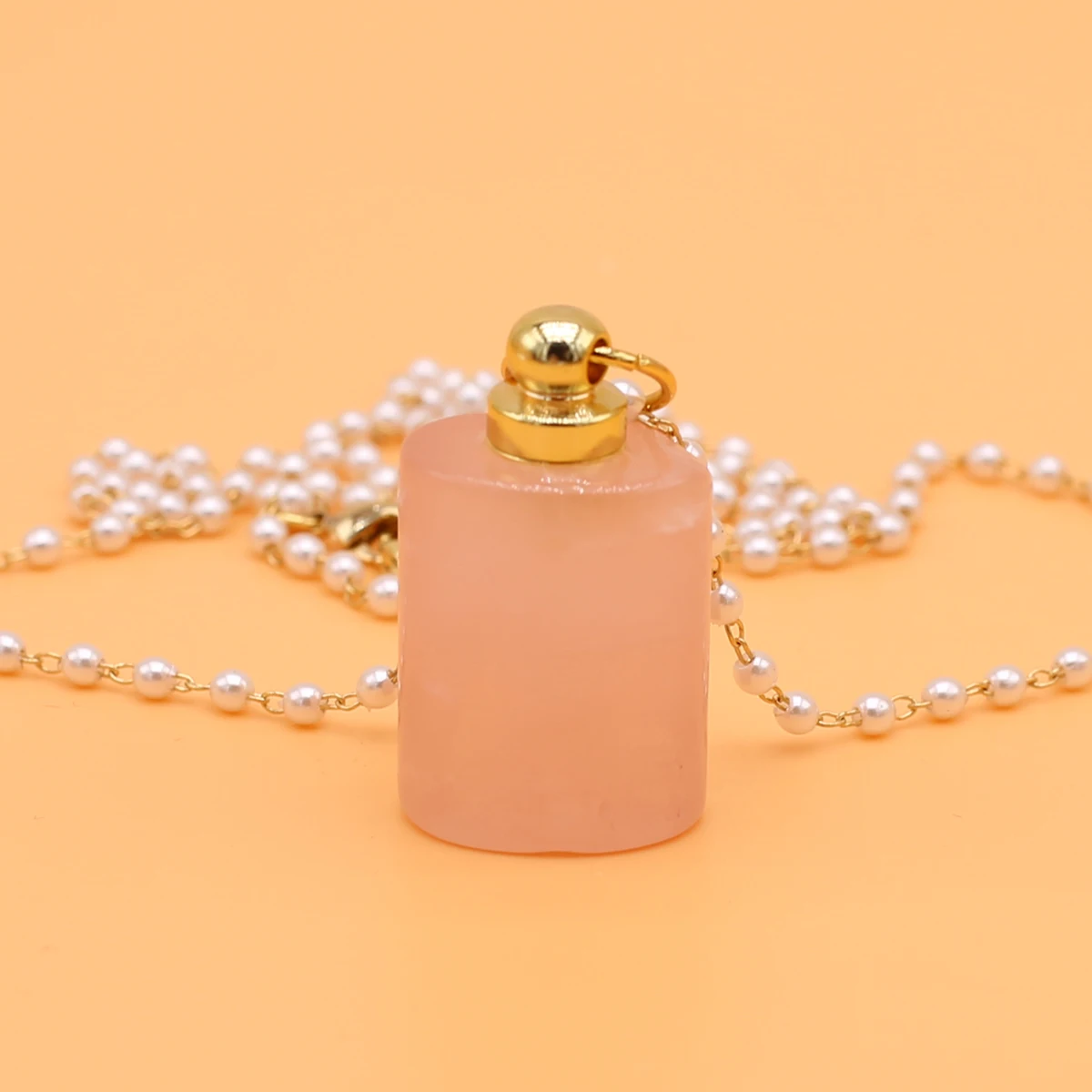 Natural Quartz Perfume Bottle Necklace 18x31x13mm Crystal Essential Oil Bottle Pendant 80cm Pearl Chain Aromatherapy Necklace