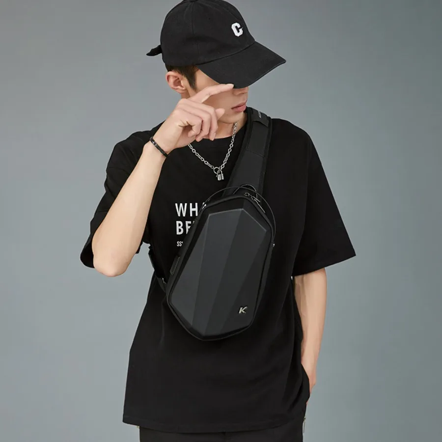

【New style】Cool Craftsman men's chest bag waterproof EVA hot-pressed casual one-shoulder men's -body chest bag preppy trend sma