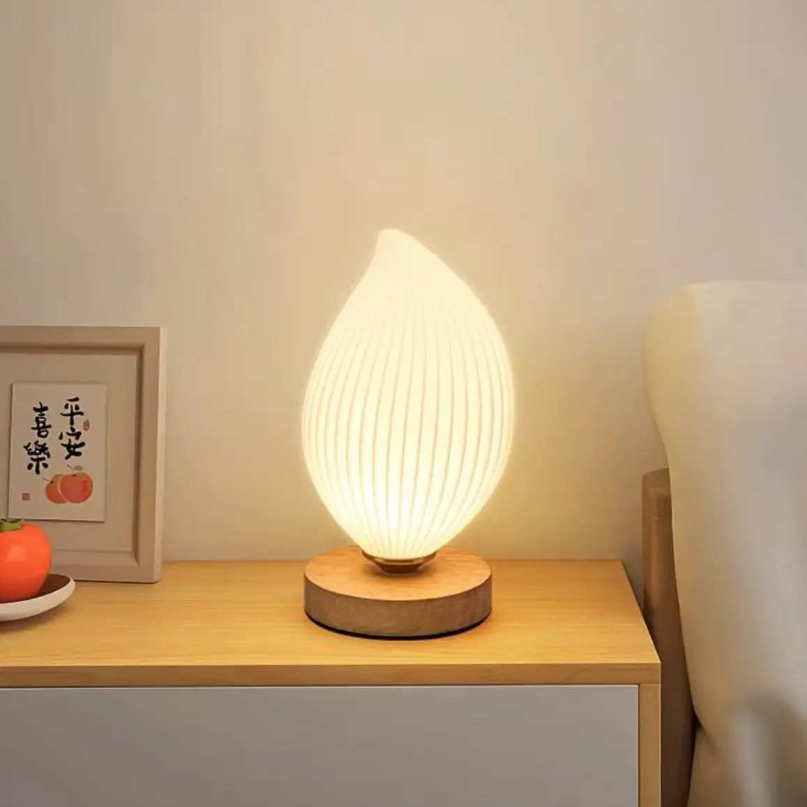 

Cream wind bedroom night light 2024 new bedside lamp creative romantic gift ambient lamp decorative desk lamp