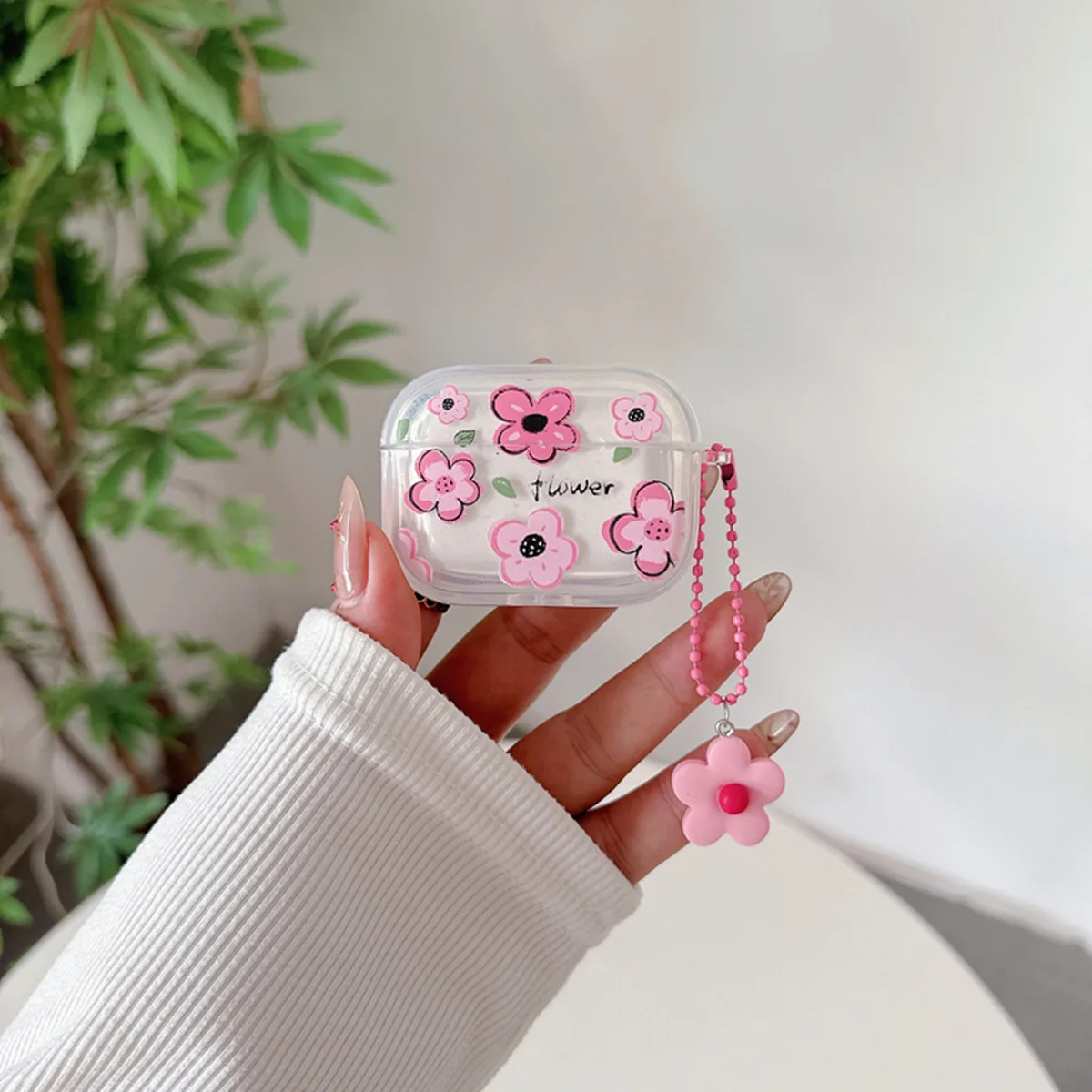 カワイイキーホルダー付きのかわいい漫画のイヤホンケース、美しい花柄のデザイン、手描きのプラッシュプラム、airpods Pro 2、1、3