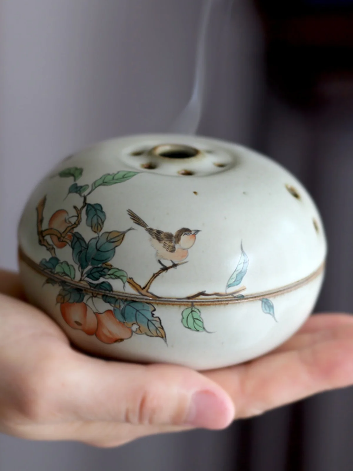 

Jingdezhen Hand-Painted Ceramic Incense Burner Creative Home Decor Vintage Floral And Bird Design Indoor Decoration Piece