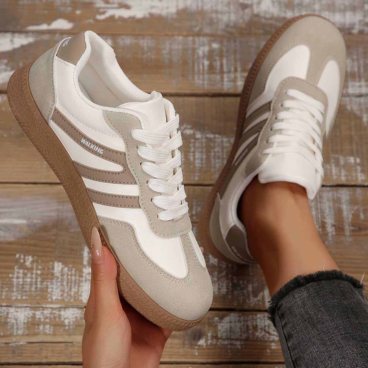 2026 Herbst Damenmode Wildleder-Sneaker mit Doppelschnalle und Metall-Details Leichte Atmungsaktive Bequeme Freizeitschuhe – Detail 7