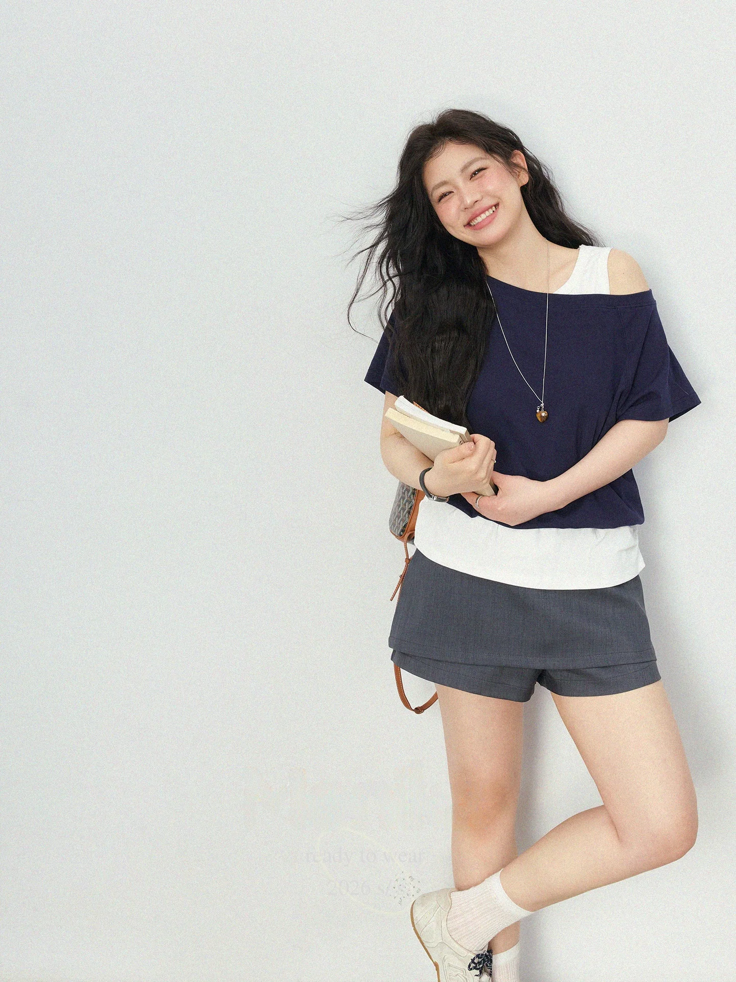 

plus Size Casual Style Color Block Short Sleeve Pleated T-Shirt for Women Summer Fashion Korean Version Simple Shoulder Design