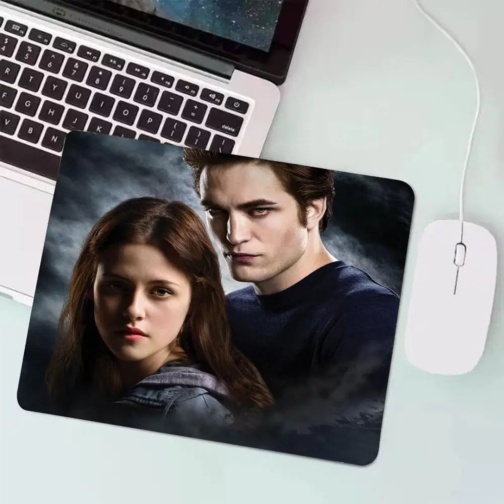 Movie Twilight Mouse Pad PC Computer Mouse Mat Laptop Mice Mousepad Writing Desk Mats Office Accessories Simple 21x26 25x30 CM