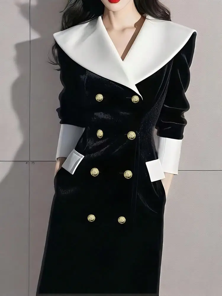 

Autumn and winter white shawl collar double-breasted slim-fit fashionable overcoat with black and white decoration and pockets