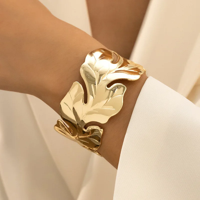 New Golden Leaf Bracelet Light Luxury High-end Exaggerated Leaf Bracelet Open Wide Version Catwalk Style European and American