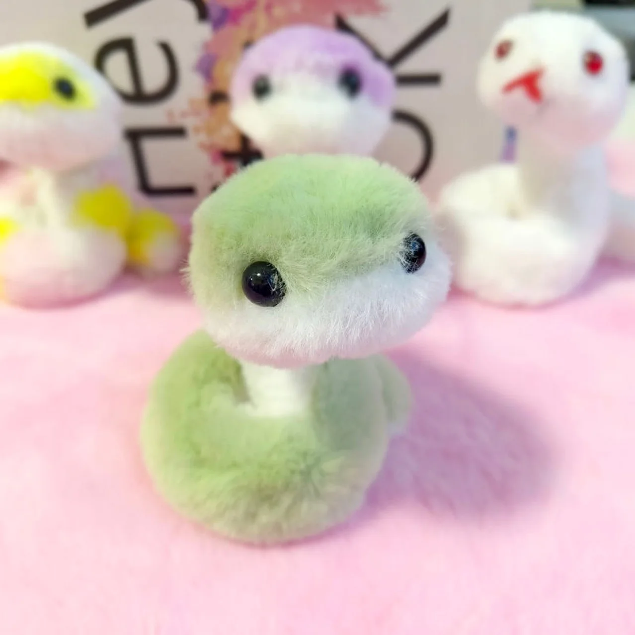 

Мини-плюшевая игрушка-змея — необычная мягкая кукла для девочек, причудливый детский талисман и декоративная плюшевая игрушка