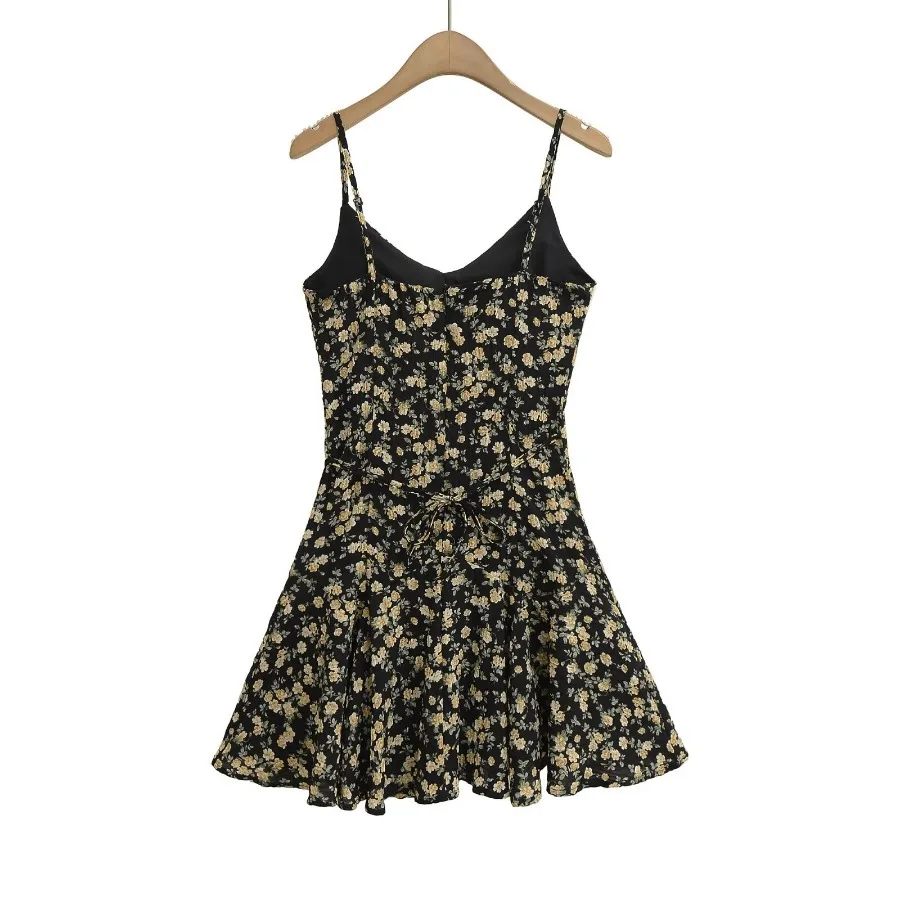 فستان كاميس صيفي مثير مطبوع للنساء فساتين قصيرة ضيقة مزهّرة ورقبة على شكل حرف v قميص أسود قصير ملابس Coquette حلوة Y2k