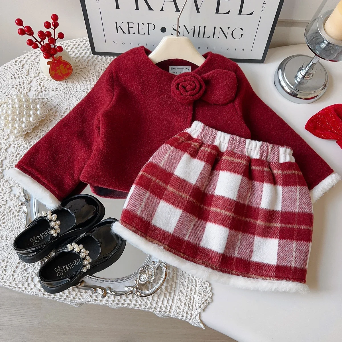 

Girls' National Style Set 2025 Winter New Style Baby Girl's New Chinese Hairy Coat Checkered Half Skirt Two Piece Set
