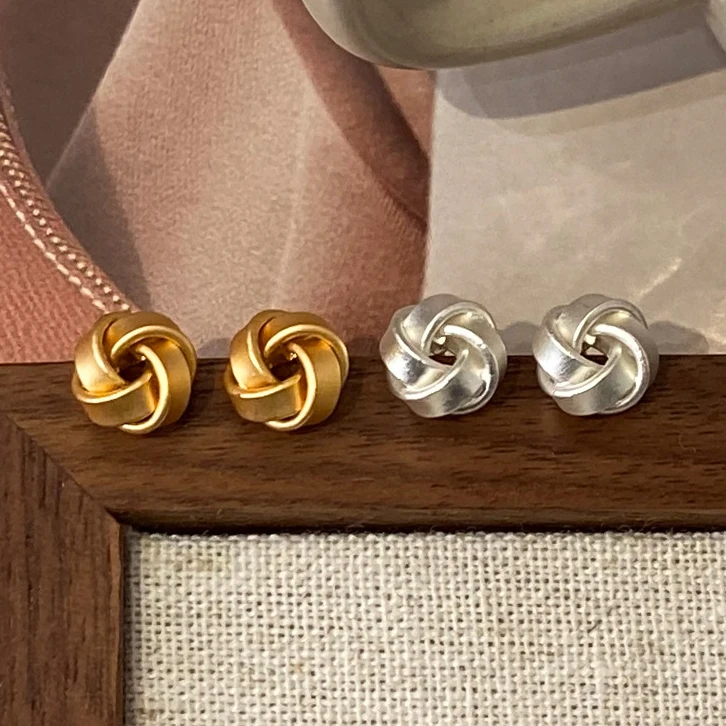 

PONYKISS Silver Color Twisted Round Geometric Stud Earrings for Women Minimalist Fashion Jewelry Trendy Accessories