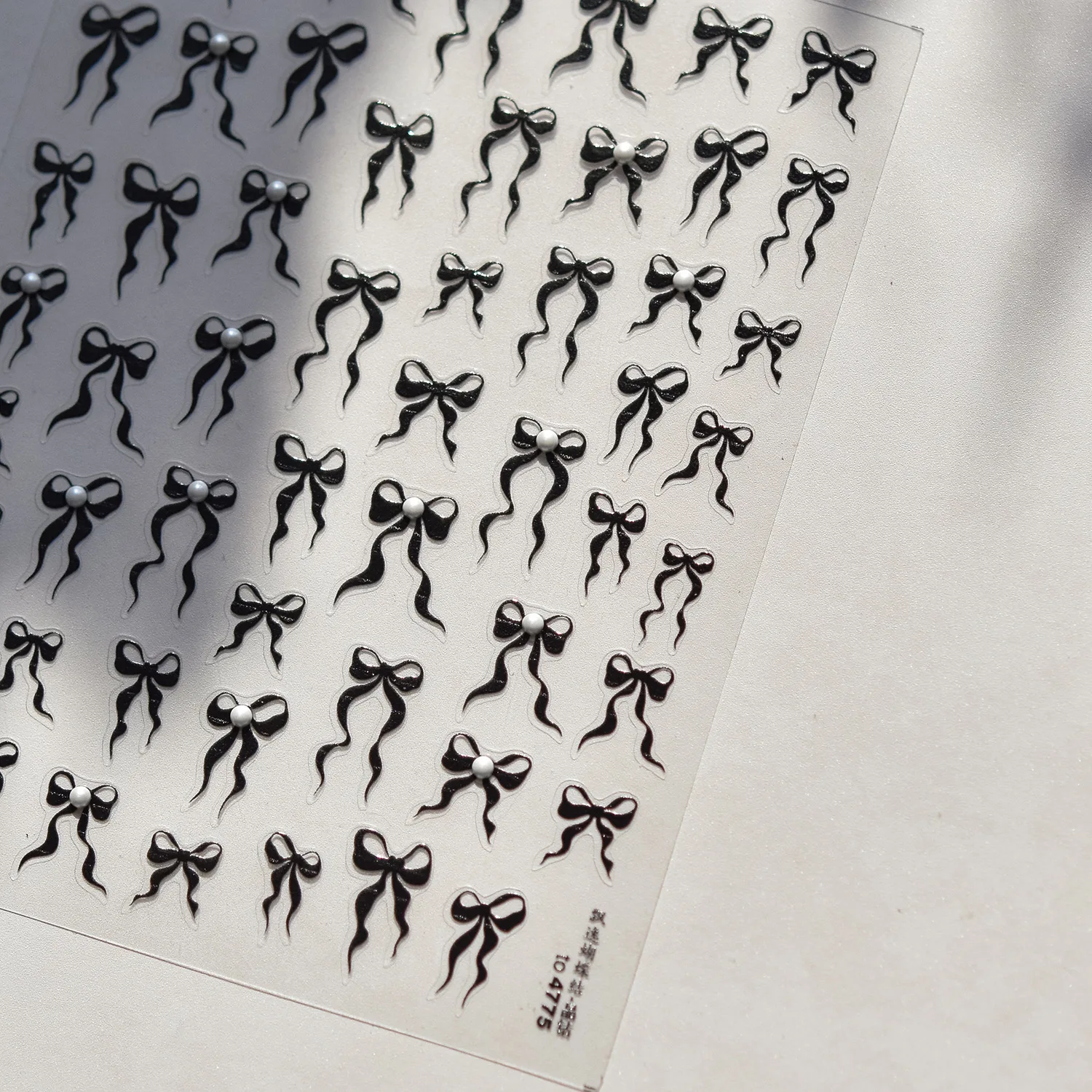 카와이 블랙 화이트 헤어 Bowknot 5D 네일 아트 스티커 사랑스러운 리본 액세서리 미니멀리스트 단색 패턴 귀여운 네일 데칼