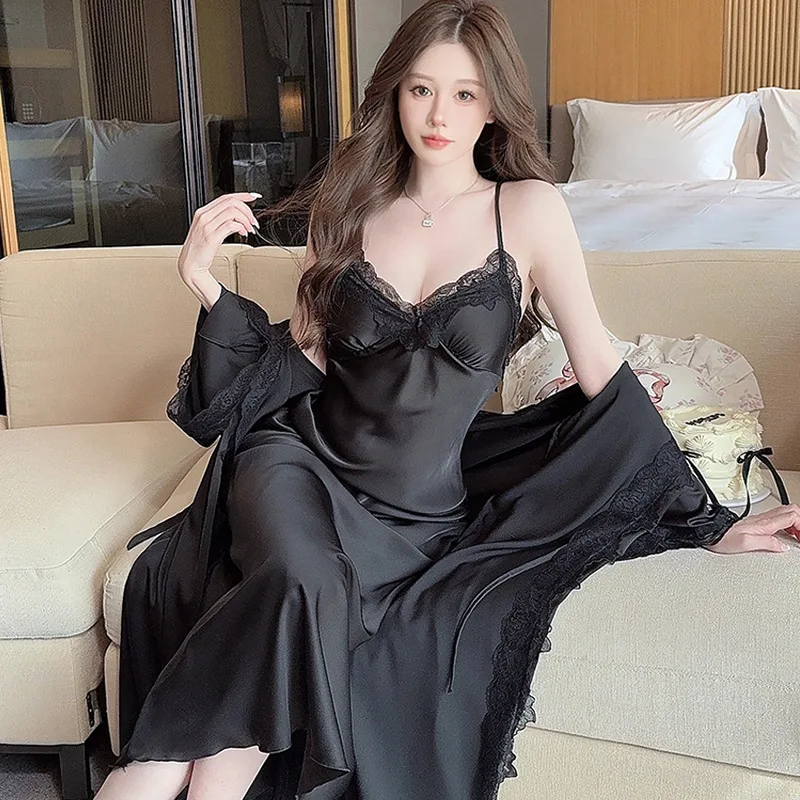 طقم ملابس نوم طويلة من الحرير الجليدي على الطراز الفرنسي مع وسادة صدر مكونة من قطعتين كاجوال مريح للتنفس