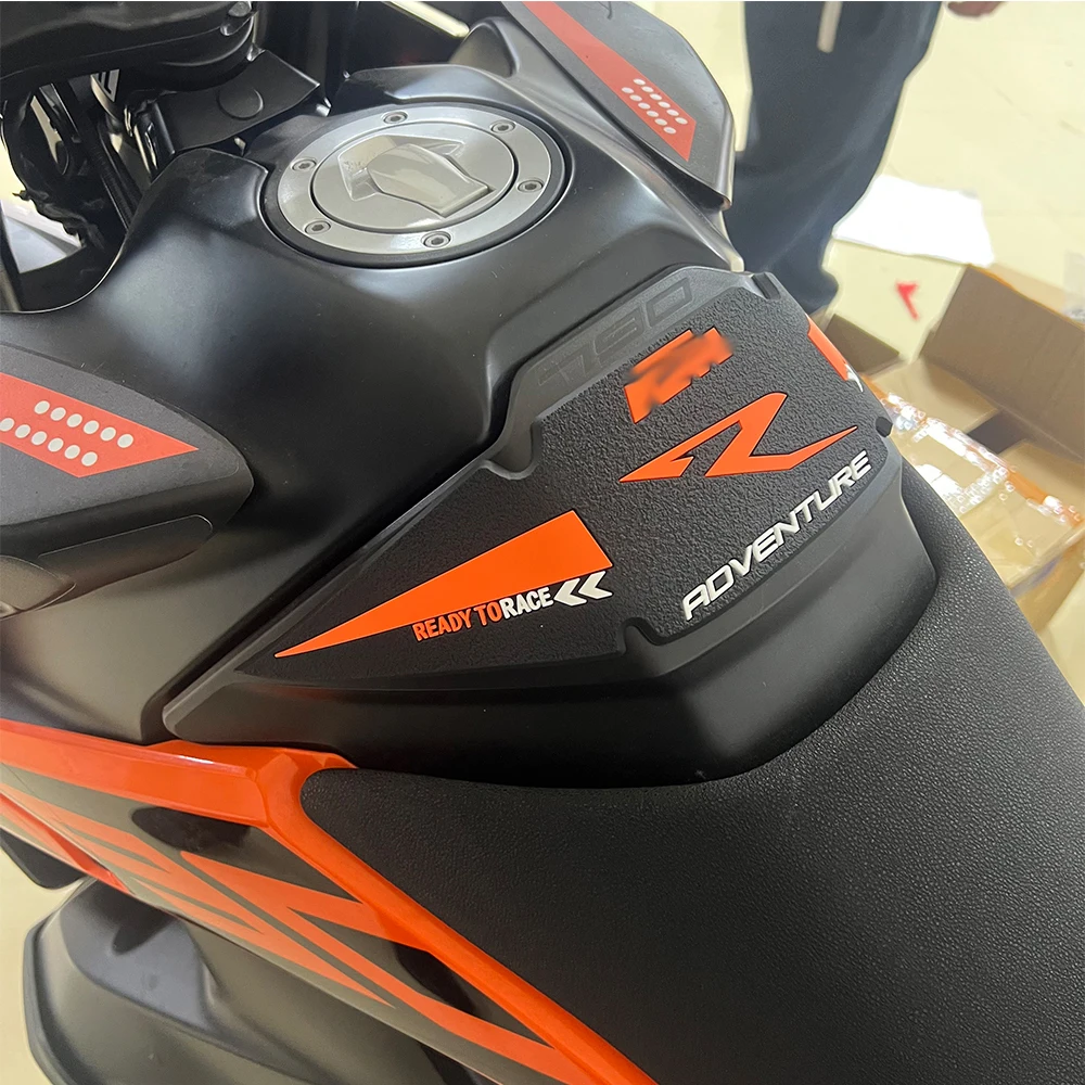 

2019-2024 Motorcycle Anti slip Side Fuel Tank Sticker Waterproof Pad Rubber Sticker Suitable for 390 790 890 Super Adventure