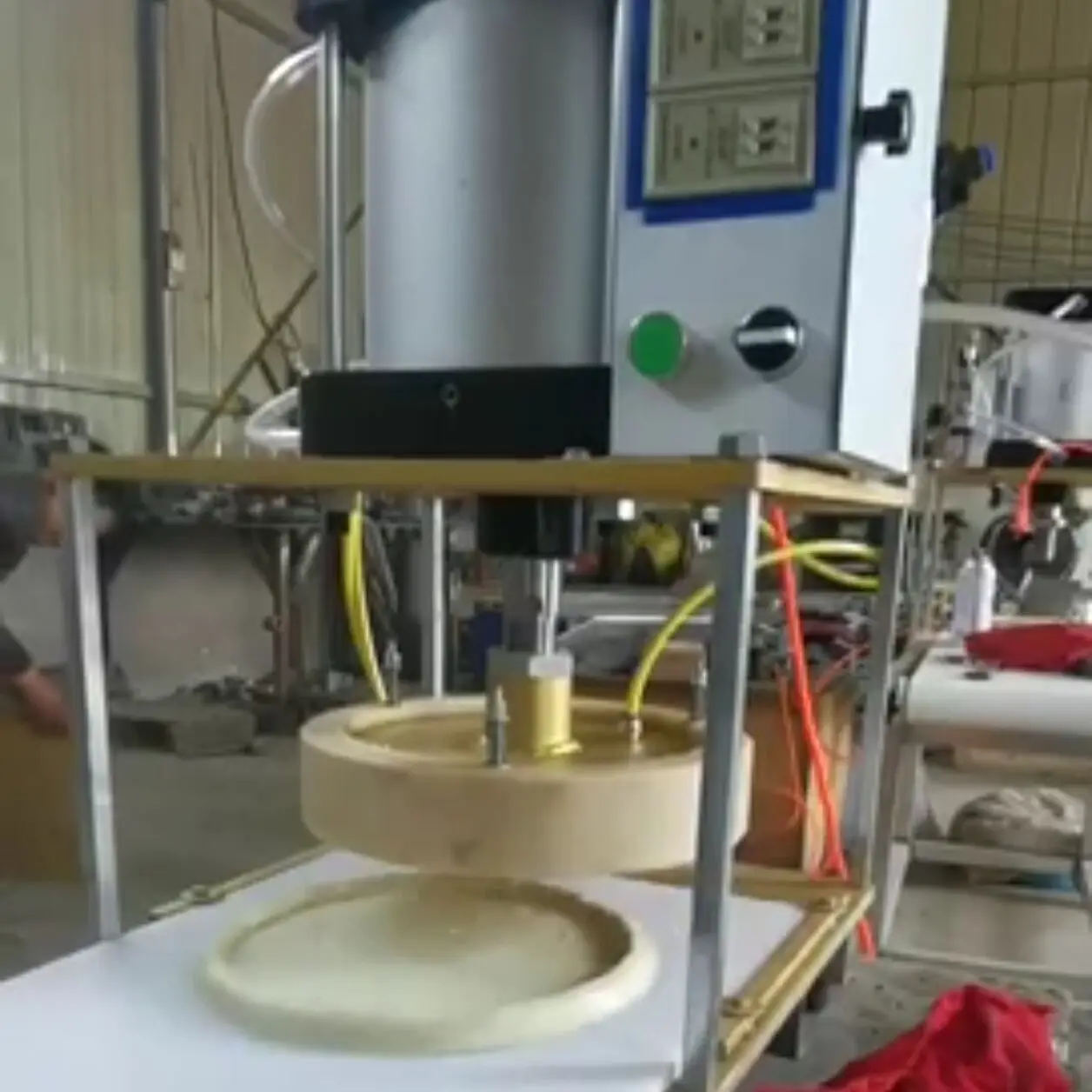 Commercial Pneumatic Pizza Dough Press Machine Flour Tortilla Maker Dough Roller Sheeter Pressing Machine