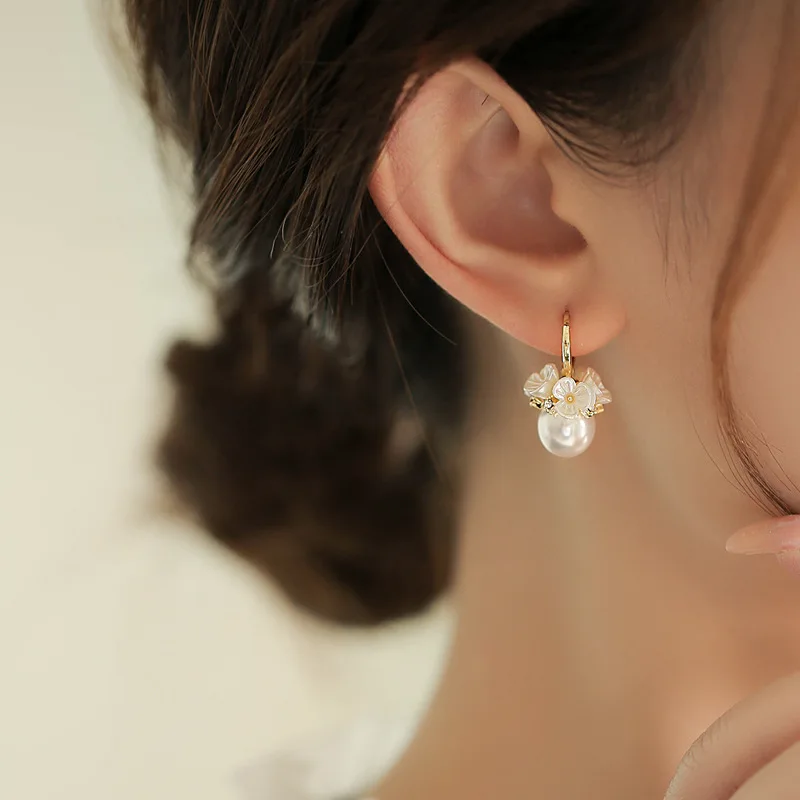 Trendy Cute Shell Flower Imitation Pearl Hoop Earrings For Women Korean New Fashion Inlaid Zircon Wedding Earring Party Jewelry