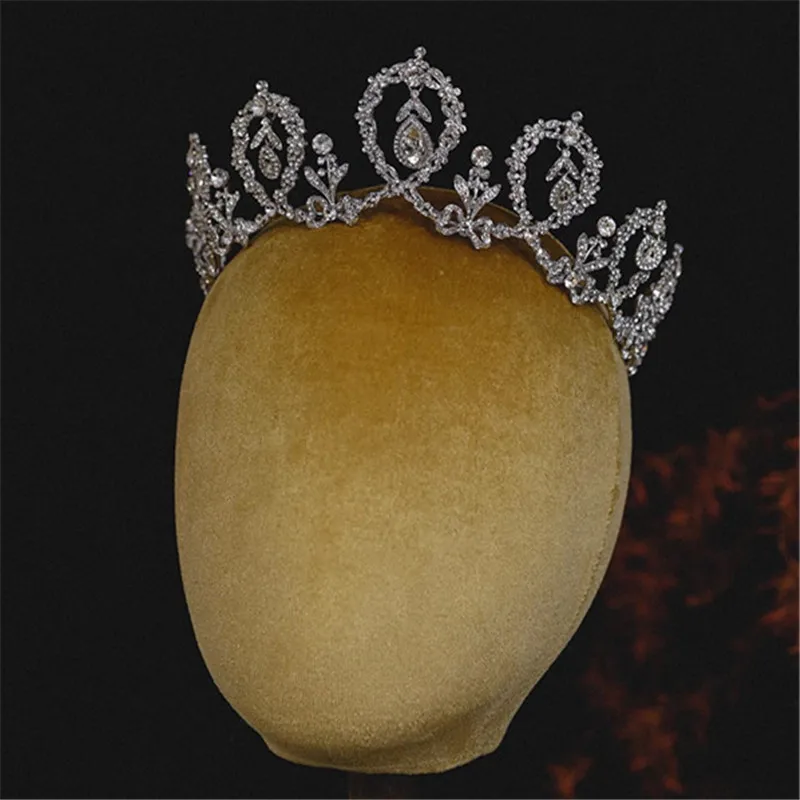 CC luksusowe Tiaras damskie akcesoria do włosów ślubne opaski na głowę zaręczynowe korony księżniczki kryształowe nakrycie głowy sukienka na studniówkę AN098